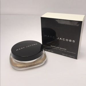 Marc Jacobs Marvelous Mousse Foundation